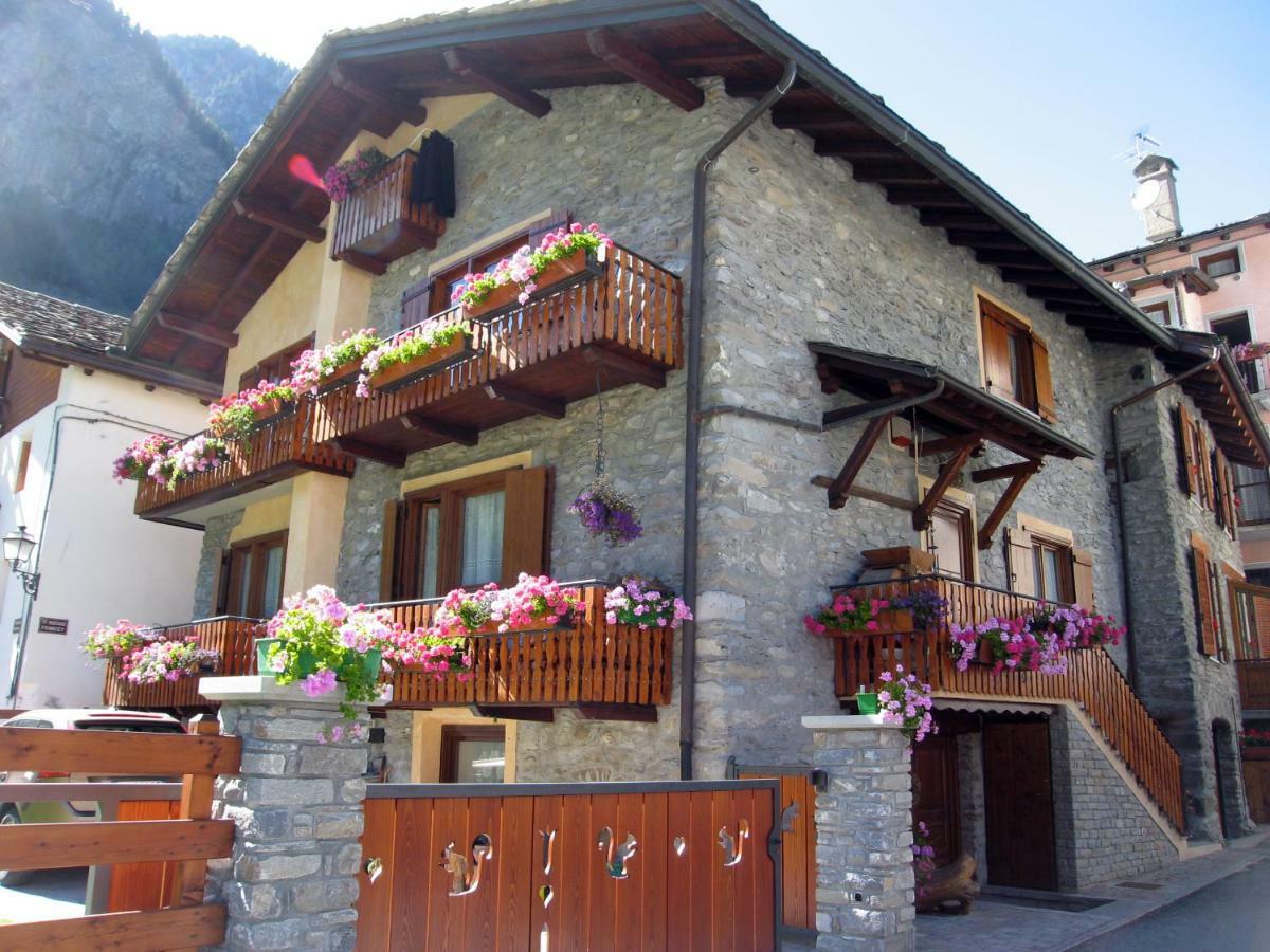 Appartamenti Lo Scoiattolo - Noce E Nocciola Pre-Saint-Didier Exterior photo